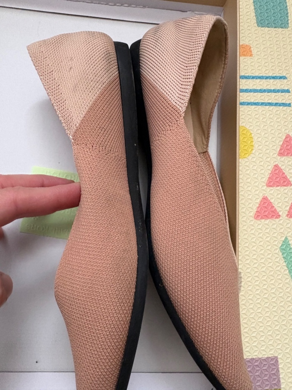 Pointed-toe ballet flats - Picture 3 of 6